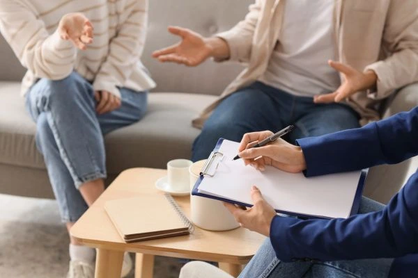 Image of divorce mediation Clwyd in progress.
